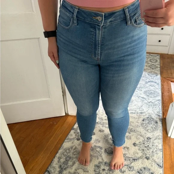 Old Navy High Rise Jeans - Picture 1 of 4